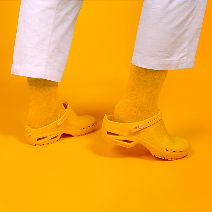 amarelo