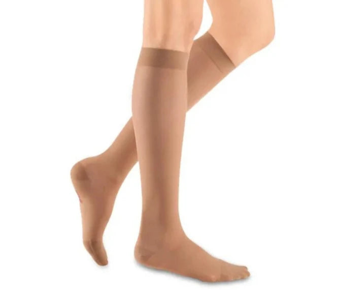 MEDI MEDIVEN Sheer & Soft AD meia médica de compressão até ao joelho